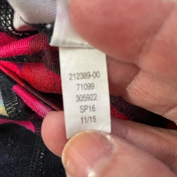 Athleta High Rise Mystique Chaturanga Floral Mesh Leg Capri, Pink, Black, Small - Picture 6 of 10